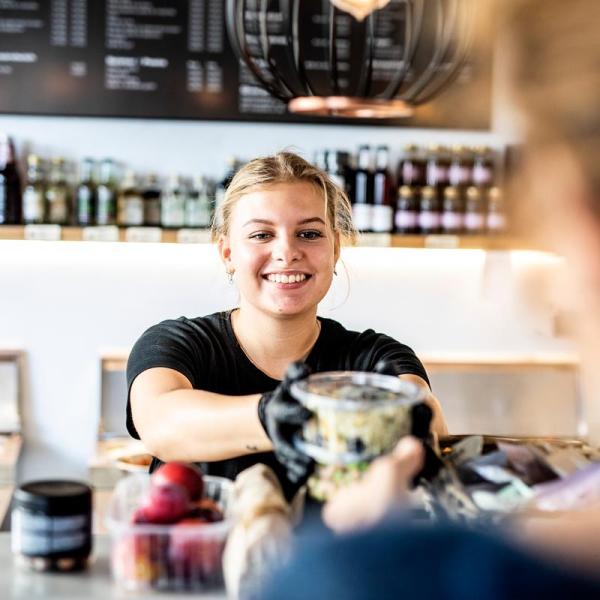 Takeaway bliver hentet i sandwich butik i Odder