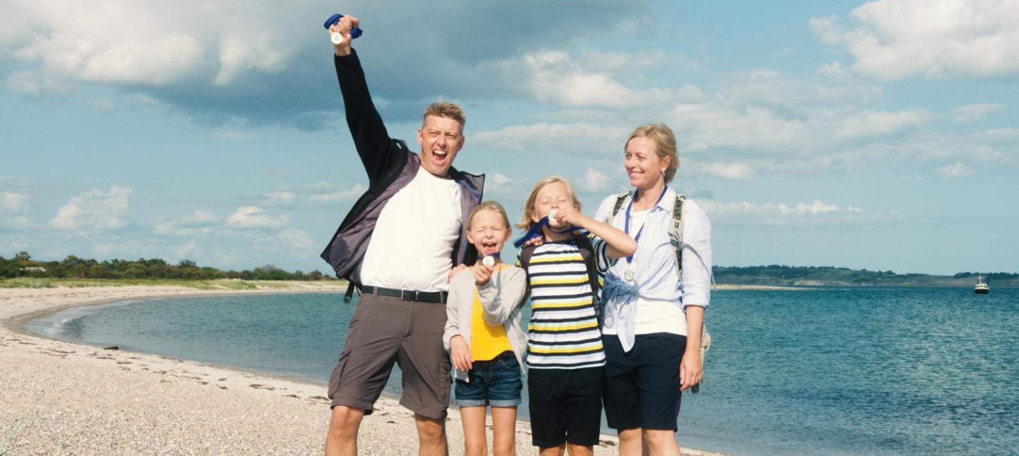 Familie jubler efter at have gennemført Tunø skattejagt