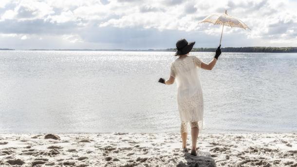 kvinde ved Langelinie strand