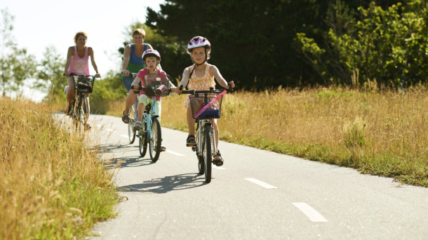 Familie på cykeltur Kulturringen Moesgaard Odder