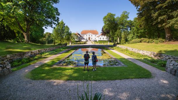 To er på tur ved Palsgaard Slotspark