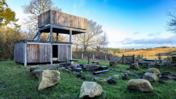 Shelter og naturlejrplads ved gravhøjene Slaggård Banke i Destination Kystlandet 