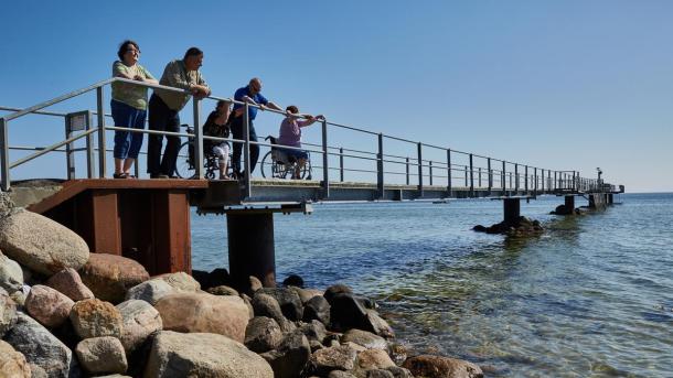Badebro med kørestolsadgang