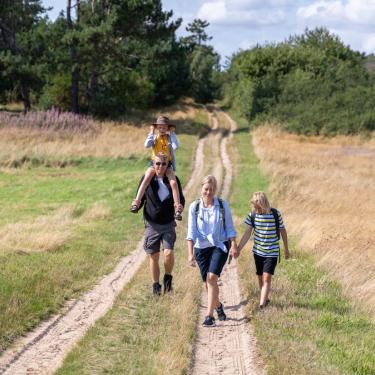 Familie er på skattejagten Tunø rundt