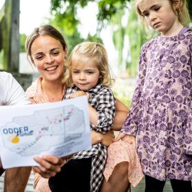 Familie på skattejagten Odder rundt