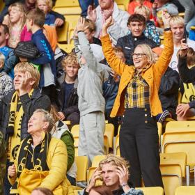 Publikum på tribunen på CASA Arena Horsens